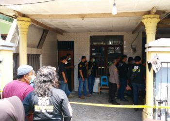Satreskrim Polresta Sidoarjo Lakukan Rekontruksi Pembunuhan Kakak dan Adik di Kecamatan Waru