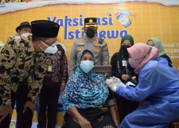 Masifkan Vaksinasi Lansia, Targetkan 60 Persen Dalam Seminggu