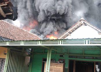 Pabrik Palet Plastik di Tanggulangin Dilahap Si Jago Merah