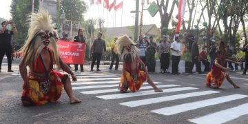 Upacara Hari Bhayangkara di Sidoarjo Dihibur Kesenian Reog Ponorogo