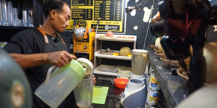 Kombinasi Jus Ampuh Turunkan Kolesterol Saat Makan Daging Kurban