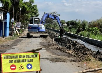 Gus Muhdlor Kebut Proyek Betonisasi Sembilan Ruas Jalan Penghubung Antar Desa