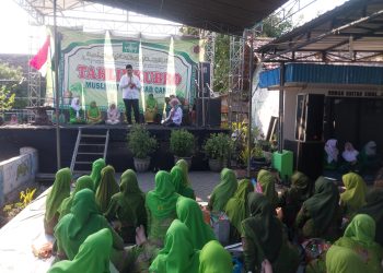 Mas Iin Numpang Kampanye di Acara Muslimat