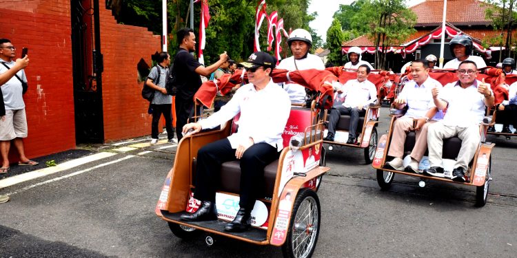 Prabowo Dorong Transportasi Ramah Lingkungan, 200 Becak Listrik Diserahkan untuk Tukang Becak Sidoarjo