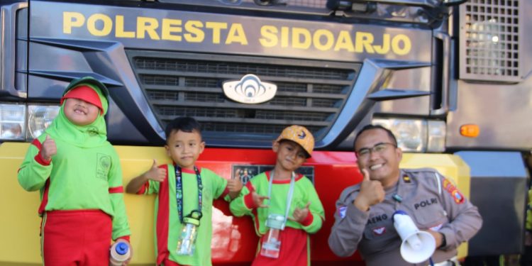 Satlantas Polresta Sidoarjo Tanamkan Kesadaran Tertib Lalu Lintas Sejak Usia Dini