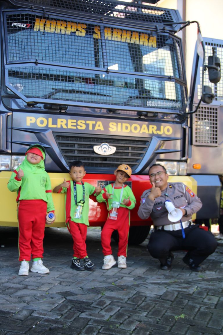 Keceriaan Program Polantas Menyapa Anak