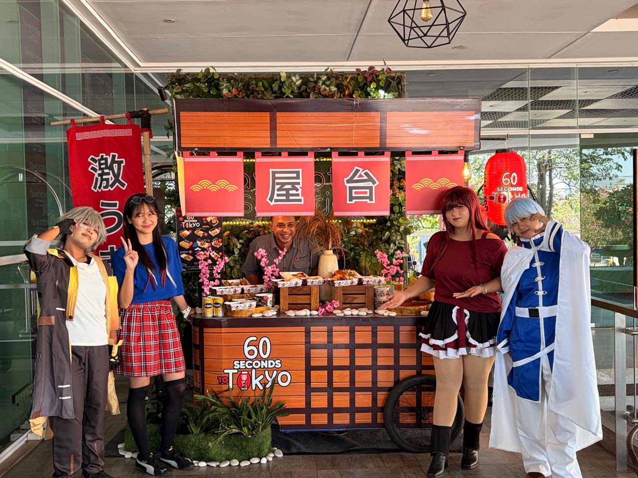 Cosplayer Jadi Jembatan Pengalaman Makanan Khas Jepang di fave hotel Sidoarjo